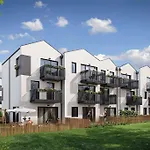 White Apartment 5 Min Airport