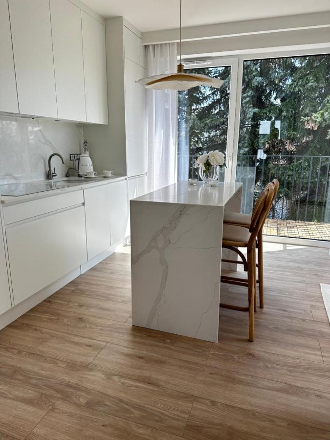 Apartment White 5 Min Airport *